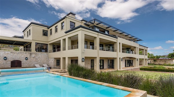 VERKAUFT! SÜDAFRIKA meisterhafte, großzügige Architektenvilla mit perfektem Ausblick