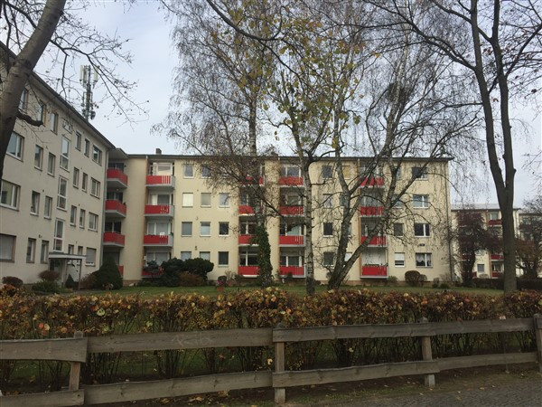 VERKAUFT! Berlin Marienfelde/ Neukölln: gepflegte vermietete 3-Zi. Wohnung im 3. OG mit Balkon