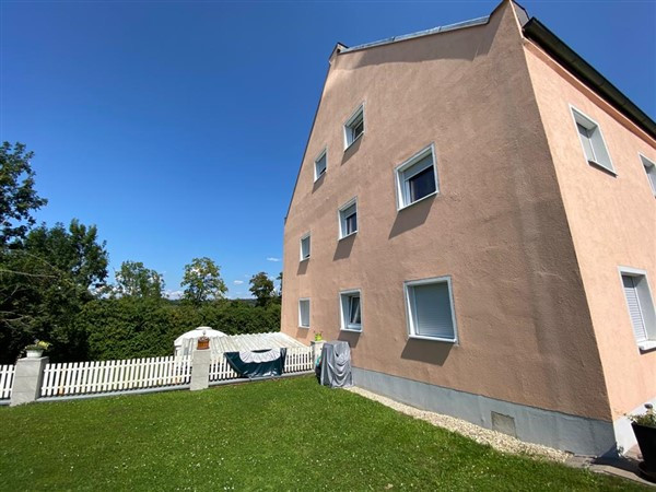 Mehrfamilienhaus in Vilshofen-Pleinting, modernisiert, große Wohnungen - gute Kapitalanlage!