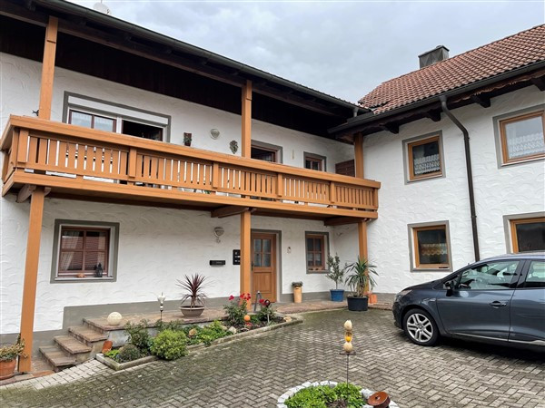 Traum für Pferdeliebhaber - wunderbares Sacherl mit ca. 1,5 ha Grund in ruhiger Weiler-Lage