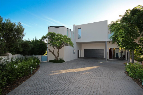 SÜDAFRIKA Somerset West - moderne Architekten-Villa in traumhafter Lage (Erinvale Golf-Estate)
