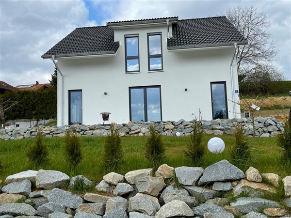 RESERVIERT! Neubau EFH in schöner Lage in Pleinting, noch Restarbeiten zu erledigen