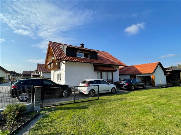 ruhige Randlage, idyll. EFH mit Nebengebäuden in Aldersbach