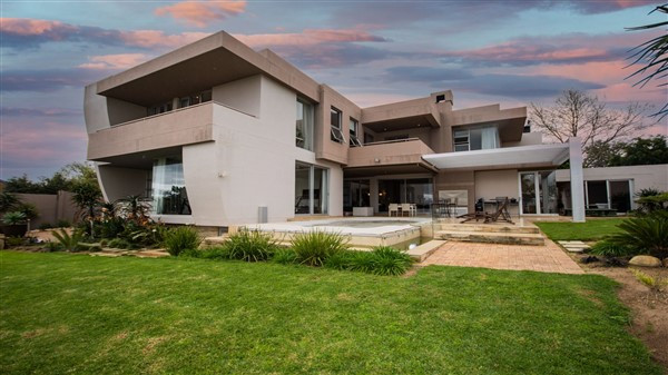 VERKAUFT! SÜDAFRIKA Architektenvilla für Familie mit gehobenen Ansprüchen in Somerset West
