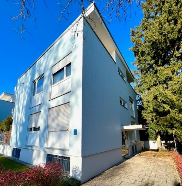 gut gelegene, schöne 2-Zimmer-Wohnung mit Balkon und TG-STP in Altperlach am Ostpark (verm.)