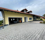 Einfahrt, Garage, Südansicht Haus