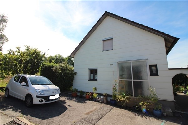 VERKAUFT! TOP- Angebot in Vilshofen: älteres Wohnhaus in gutem Zustand mit Garage inkl. PV-Anlage!