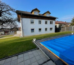 Haus und Pool